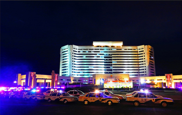 �F�N����